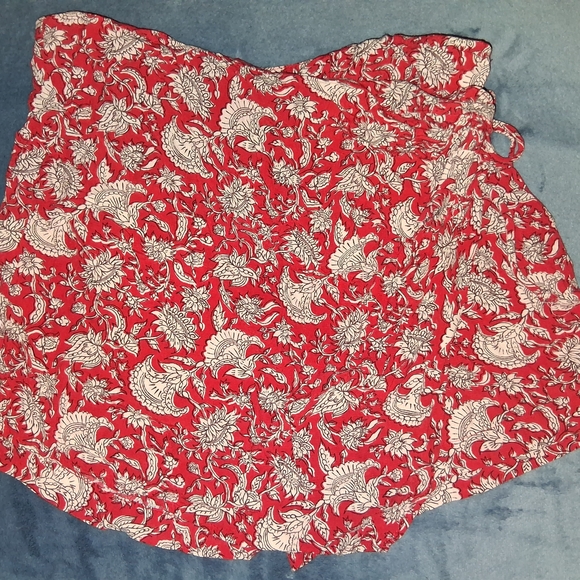Zara Pants - ZARA Red Floral Print Skort